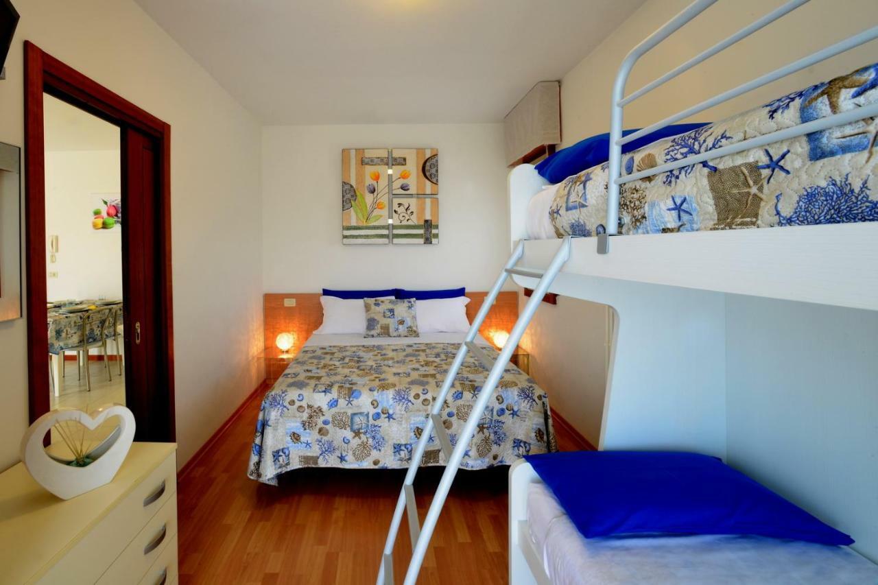 Condominio Al Cigno Линяно Сабиадоро Екстериор снимка